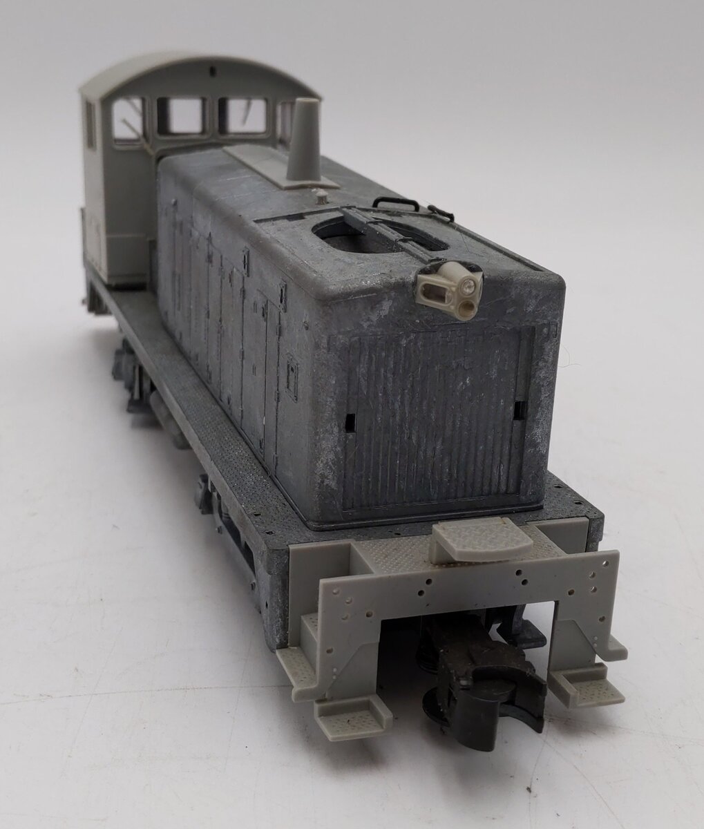 Atlas 6100 O Undecorated SW-8/9 Diesel Locomotive w/Sound VG/Box