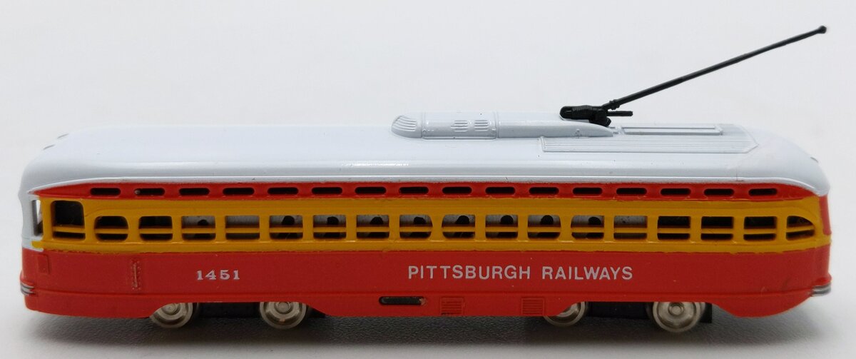 Bachmann 51-629 C4 N Scale Pittsburgh Streamline PCC Trolley #1451 EX/Box