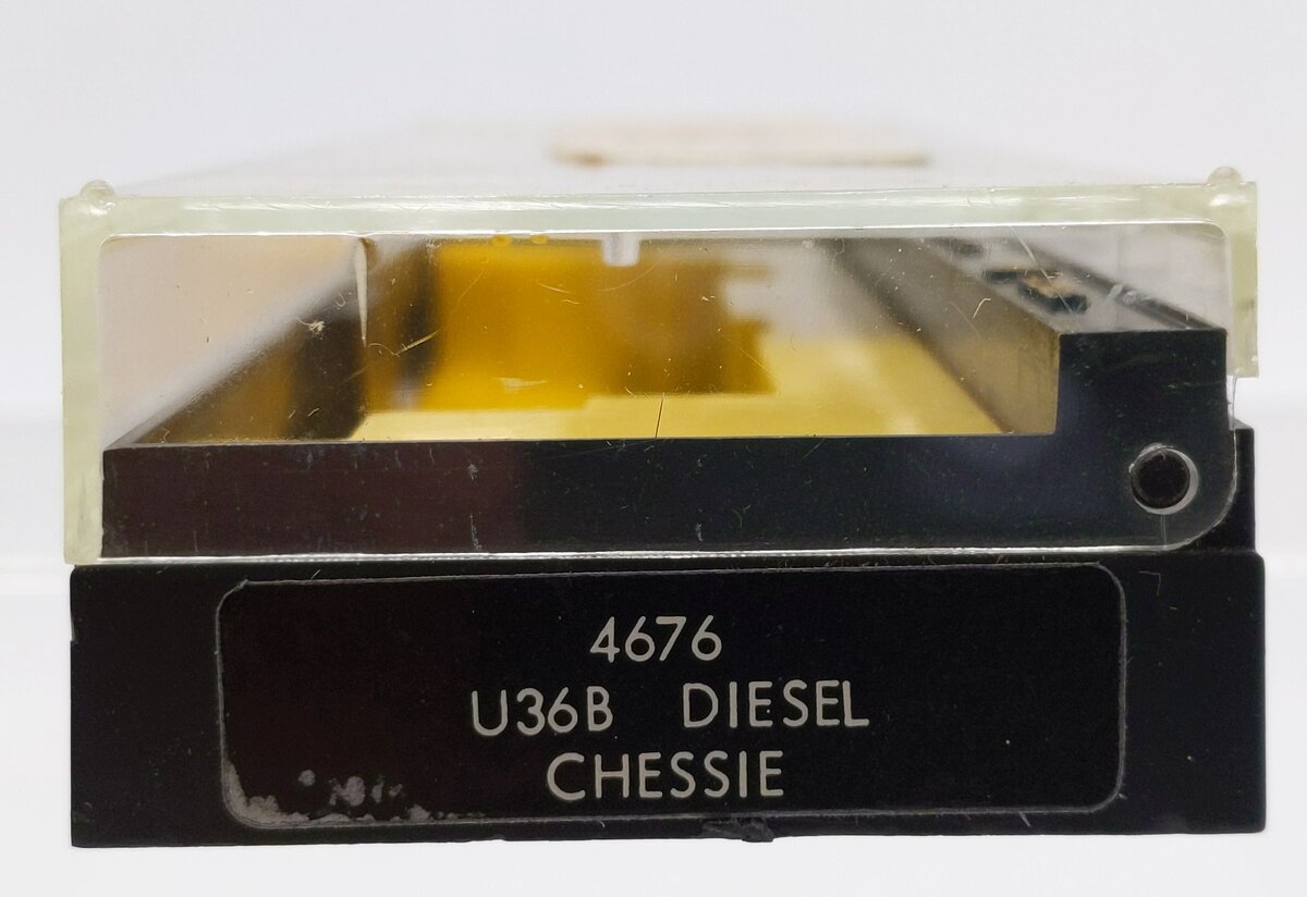 Bachmann 4676 N Scale Chessie GE U36B Diesel Locomotive #8210 EX/Box
