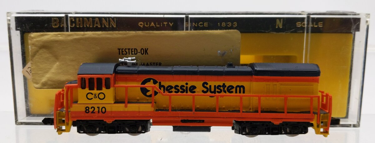 Bachmann 4676 N Scale Chessie GE U36B Diesel Locomotive #8210 EX/Box