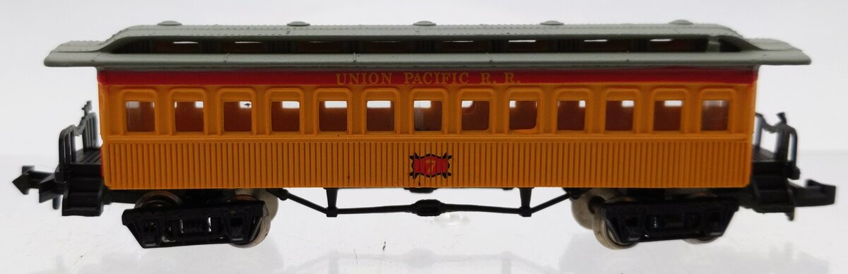 Bachmann 75651 N Scale Union Pacific 47' Old-Time Coach w/Metal Wheels #7 LN