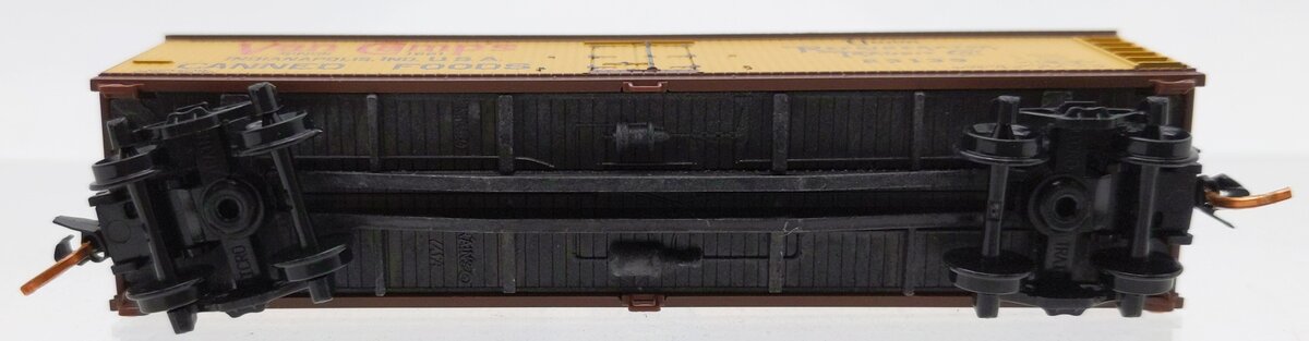 Micro-Trains 04900060 N URTC 40' Double Sheathed Wood Reefer #23139 EX/Box