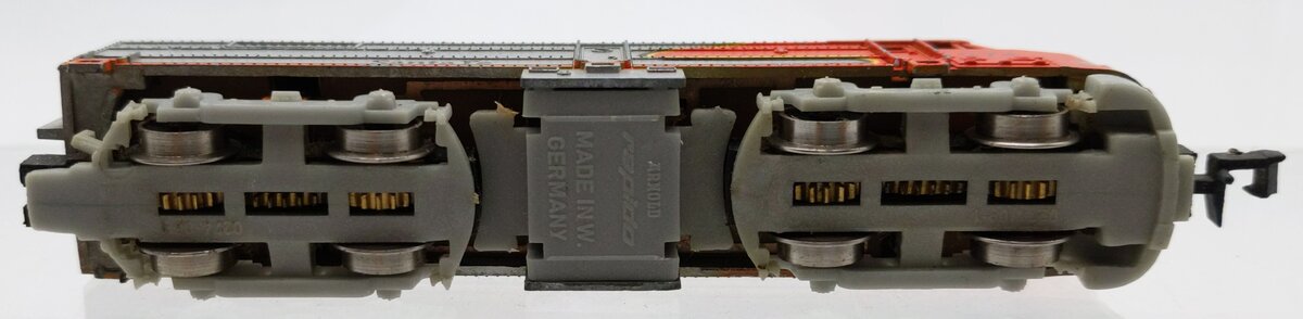 Arnold 0274W N Scale Atchison Topeka Santa Fe FA-1 Diesel Locomotive #274 VG
