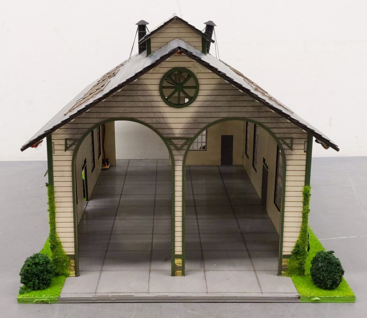 Menards 279-5926 O Scale Cripple Creek Engine Works Building LN