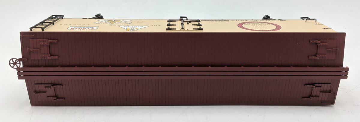 Atlas 8137-1 O Scale Chicago Macaroni 40' Billboard Reefer #4500 VG