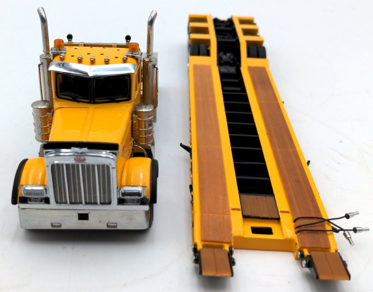 Sword Models DHS0100 1:50 Diecast Yellow Peterbilt 379 Tractor & Rogers Trailer NIB