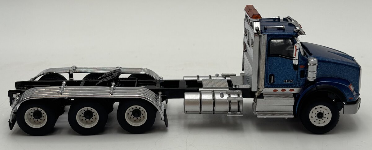 DieCast Masters 71010 1:50 Blue International HX620 Day Cab Tridem Tractor LN/Box