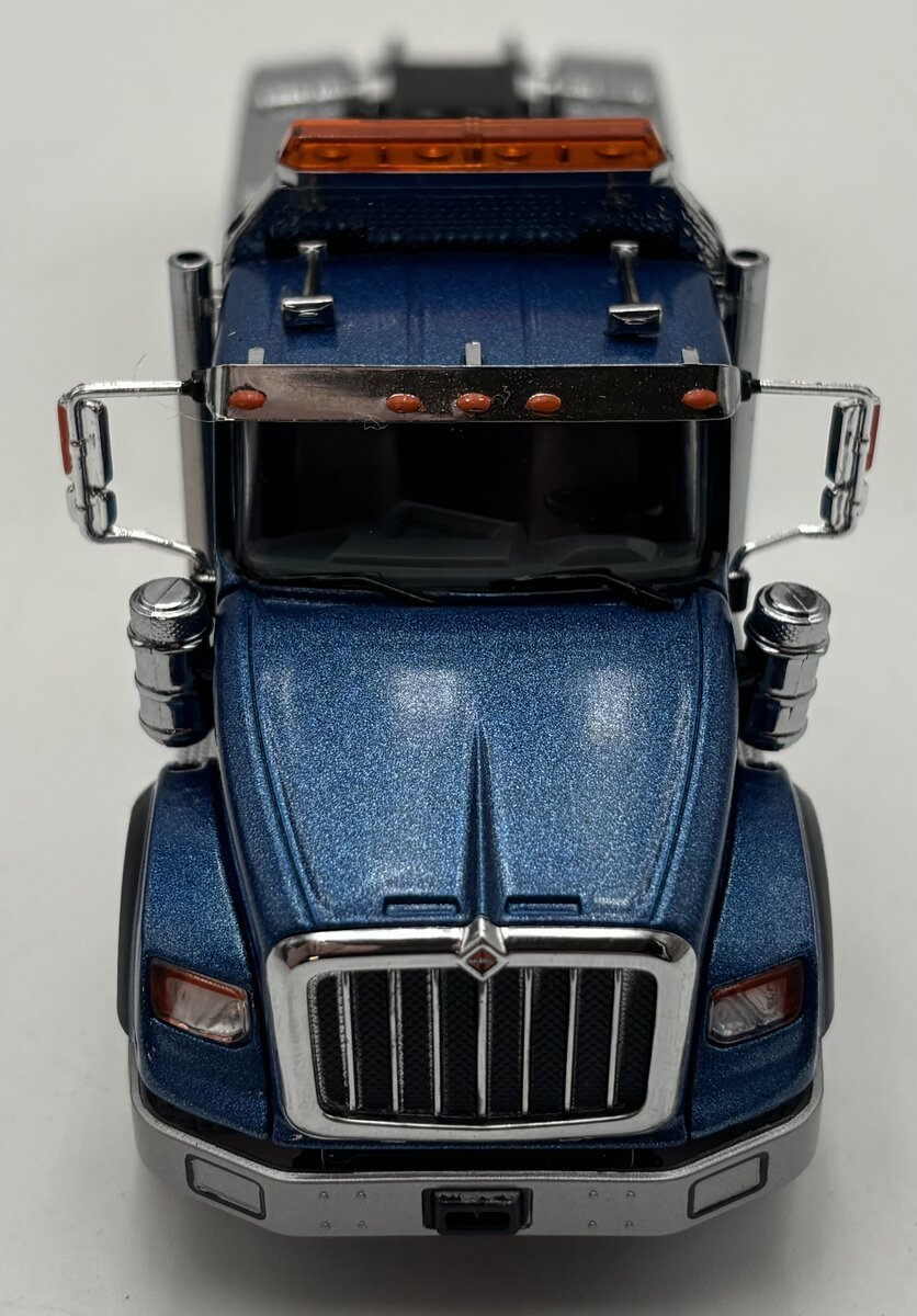 DieCast Masters 71010 1:50 Blue International HX620 Day Cab Tridem Tractor LN/Box