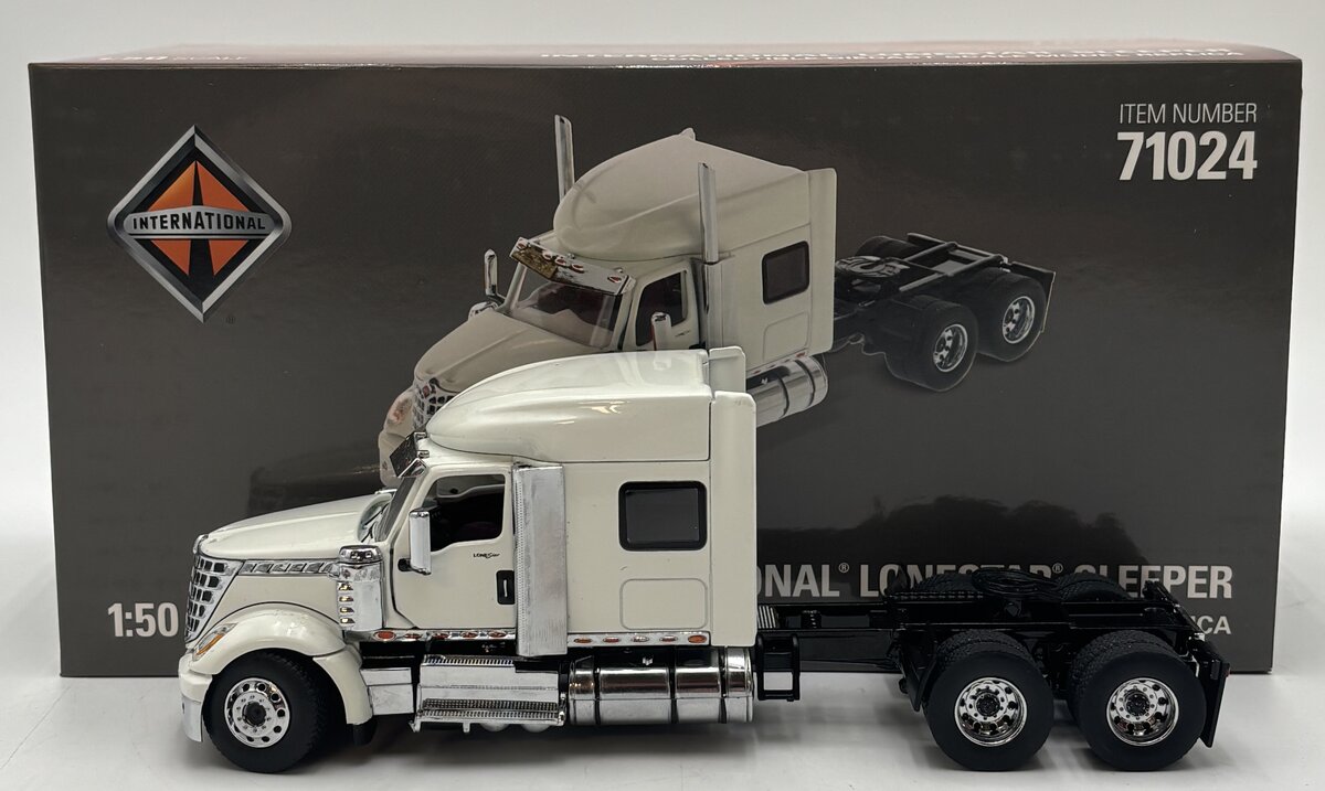 DieCast Masters 71024 1:50 White International LoneStar with Sleeper - Cab Only EX/Box