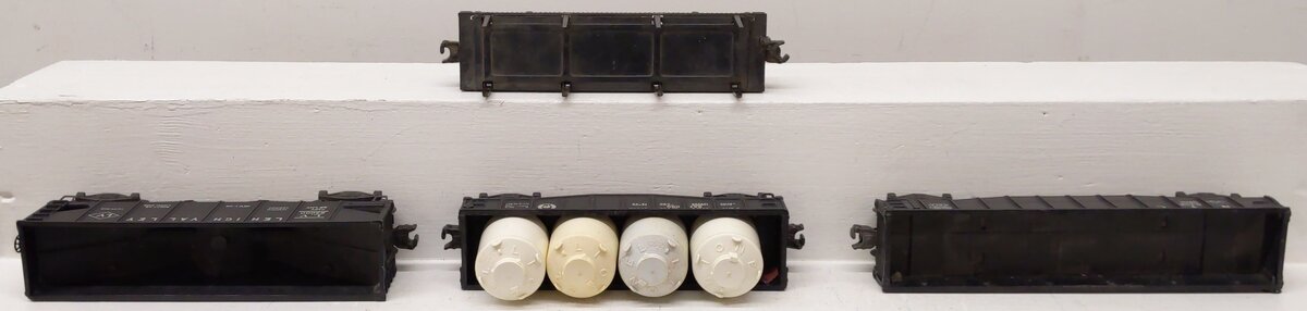 Lionel Vintage O Gauge Freight Cars #25000,347000,6462,3461 [4] VG