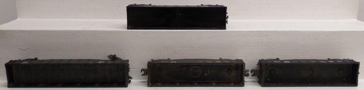 Lionel Vintage O Gauge Freight Cars #6456,347000,347000,6462 [4] VG