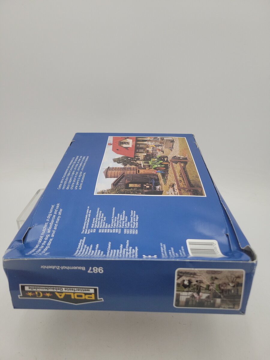 Pola 987 G Scale Farmyard Accessories Plastic Kit LN/Box