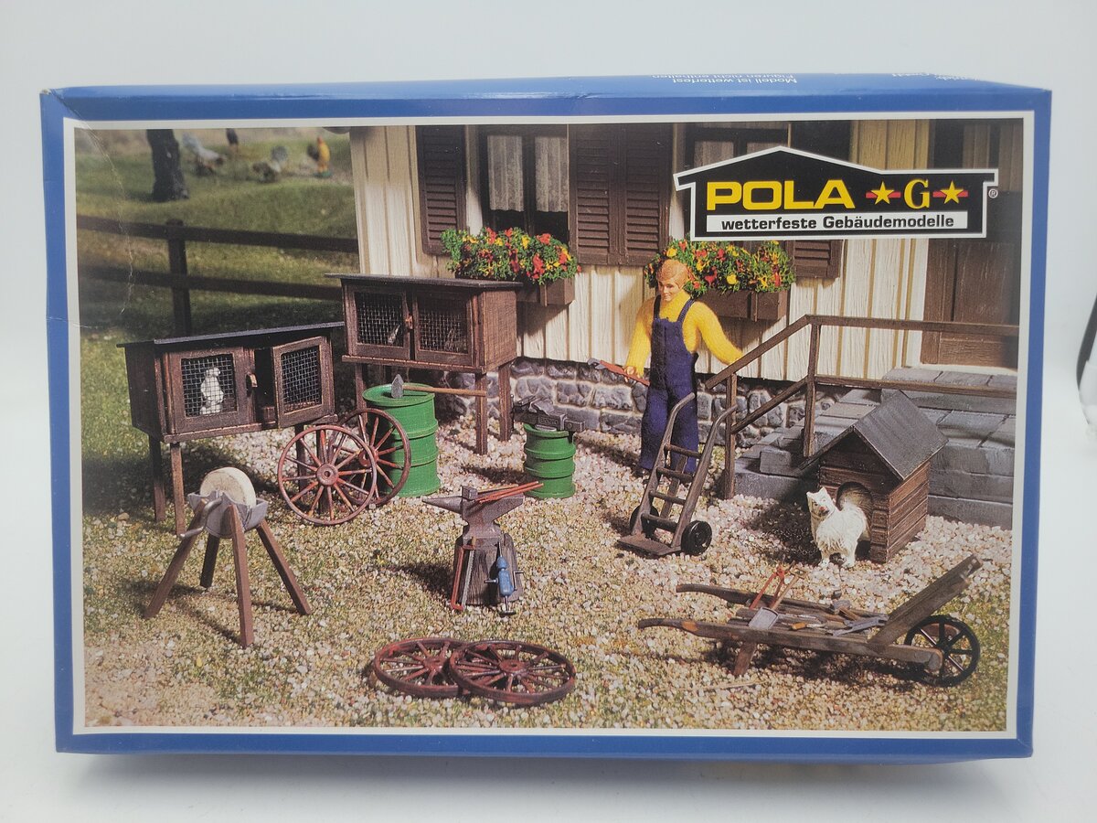 Pola 987 G Scale Farmyard Accessories Plastic Kit LN/Box