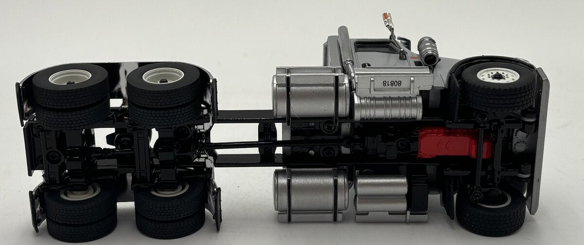 DieCast Masters 71005 1:50 Light Grey International HX520 Day Cab Tandem Tractor LN/Box