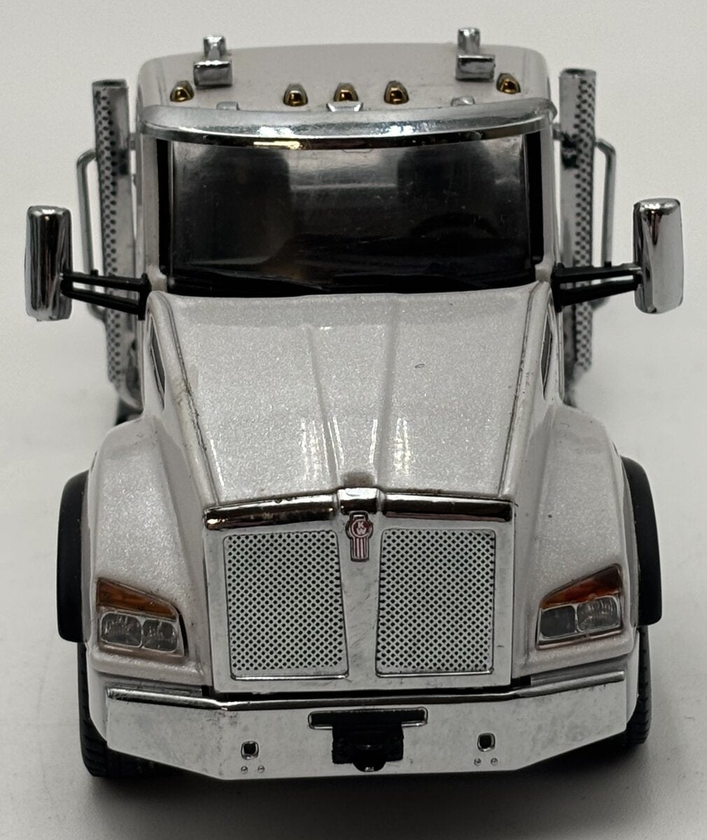 DieCast Masters 71058 1:50 Kenworth T880 SBFA Day Cab Pusher-Axle Tandem Tractor LN/Box