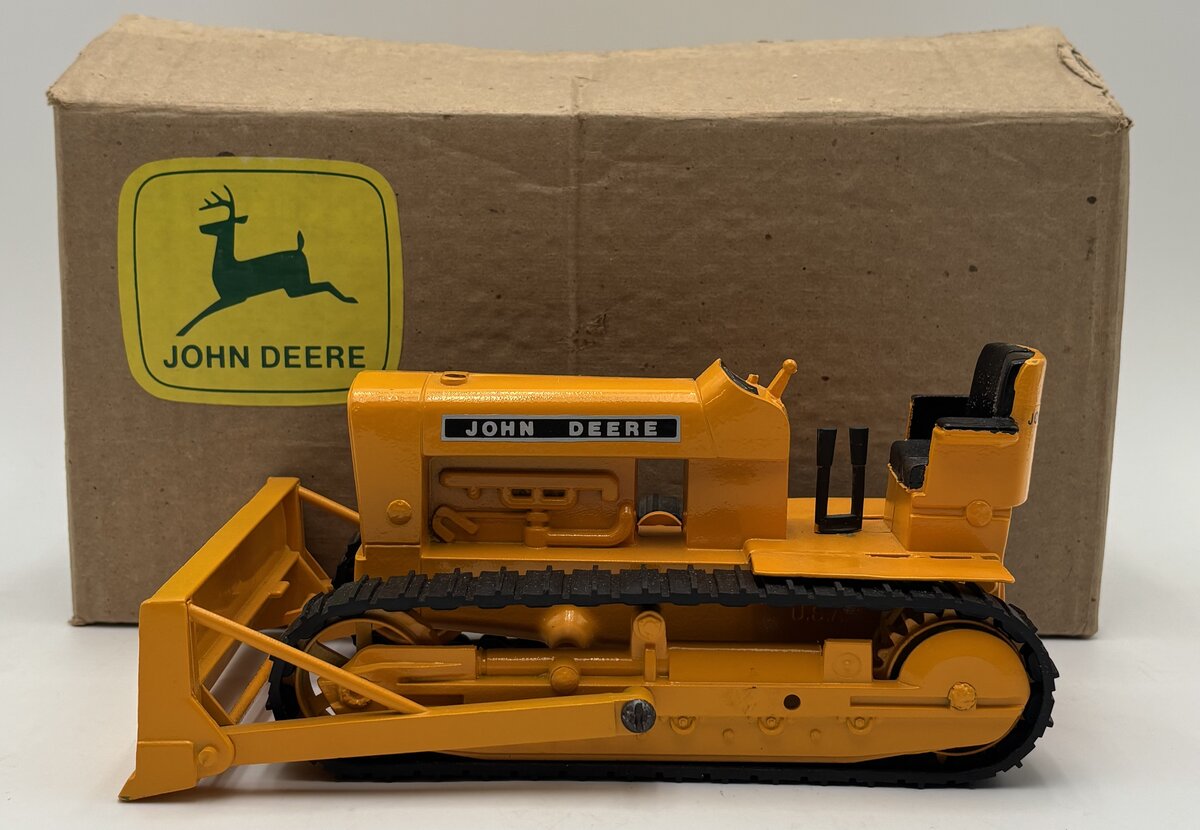John Deere 1:16 Diecast John Deere 440IC Crawler -Repainted
