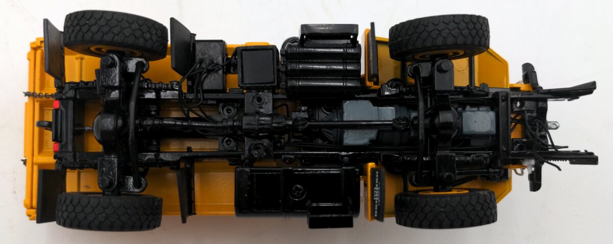 Oshkosh SW3004-Y 1:50 Scale Diecast P-Series Snow Plow NIB