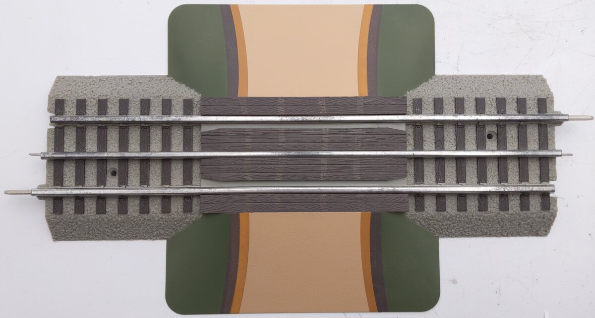 Lionel 6-12036 O Gauge FasTrack Grade Crossing (Pack of 2) EX/Box