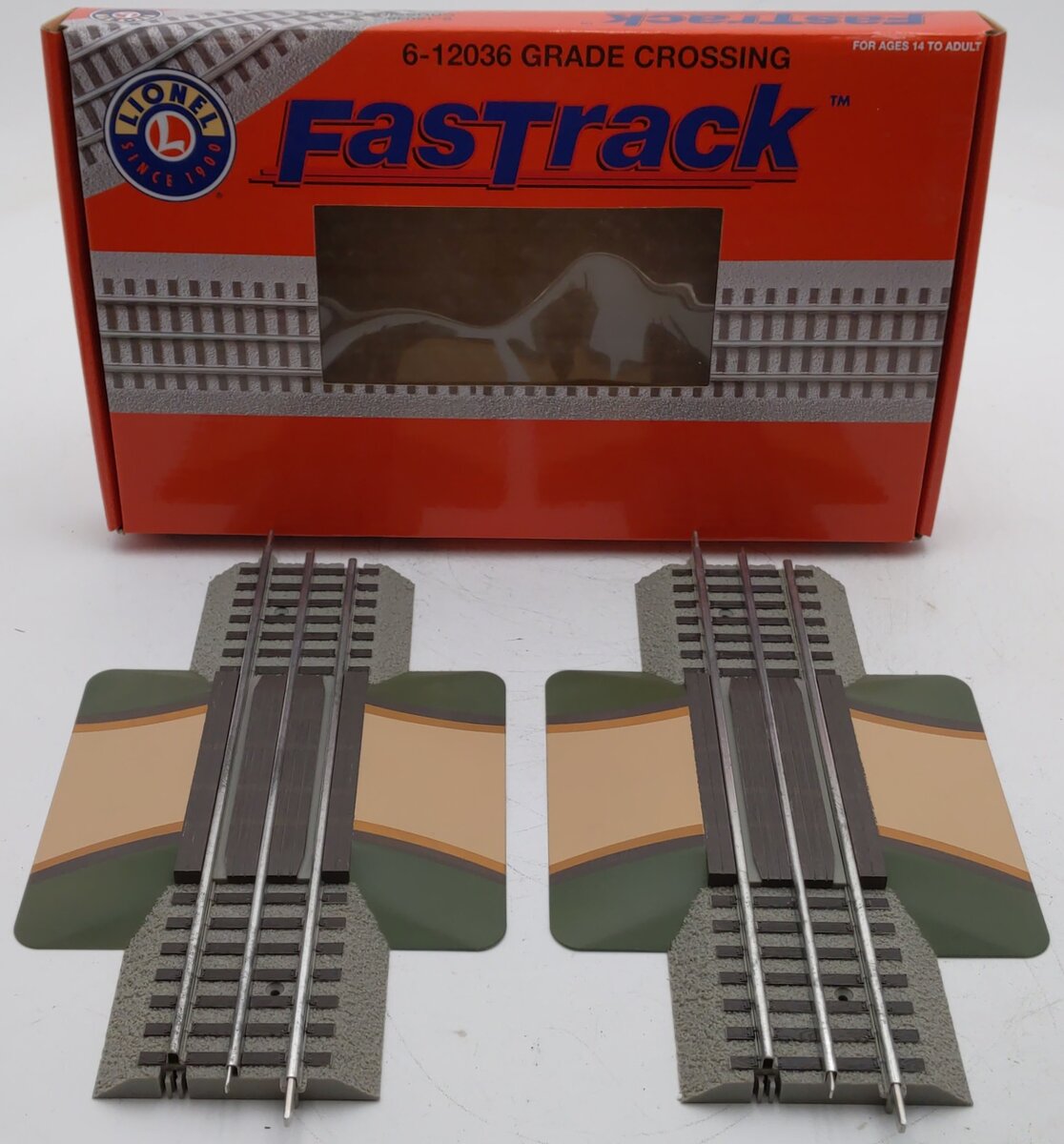 Lionel 6-12036 O Gauge FasTrack Grade Crossing (Pack of 2) EX/Box
