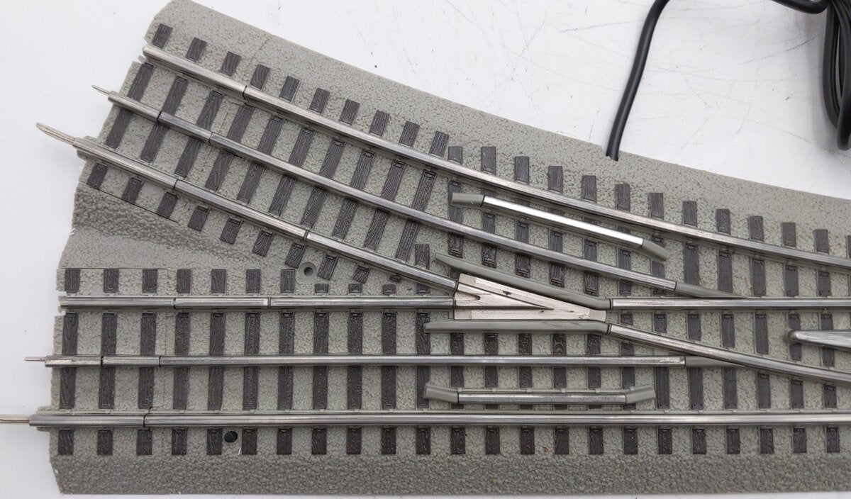 Lionel 6-16827 O72 FasTrack Command Control Right Hand Switch Turnout EX/Box