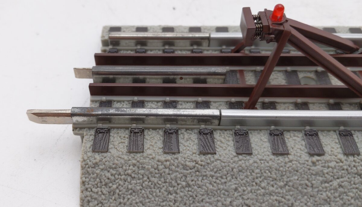 Lionel 6-12035 O Gauge FasTrack Lighted Bumpers (Pack of 2) VG/Box