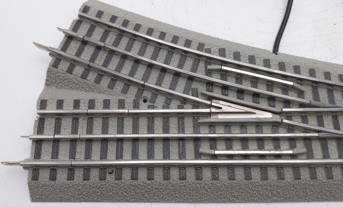 Lionel 6-81952 O-72 Right Hand Fastrack Remote/Command Switch Turnout EX/Box