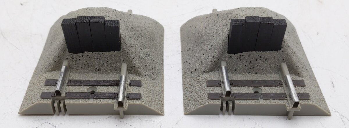 Lionel 6-12059 O Scale Fast Track Earthen Bumpers (Pack of 2) EX/Box