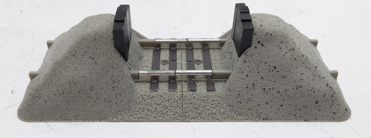 Lionel 6-12059 O Scale Fast Track Earthen Bumpers (Pack of 2) EX/Box