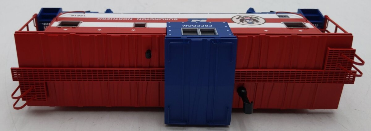 MTH 20-91425 O Gauge Extended Vision Caboose Burlington Northern #12618 LN/Box