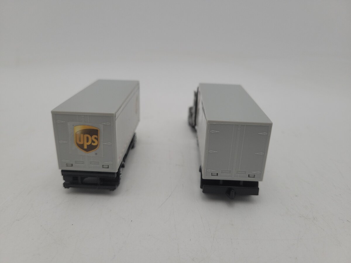 Daron Worldwide Trading RT4345 HO Scale Diecast UPS Tractor With Two Trailers LN/Box