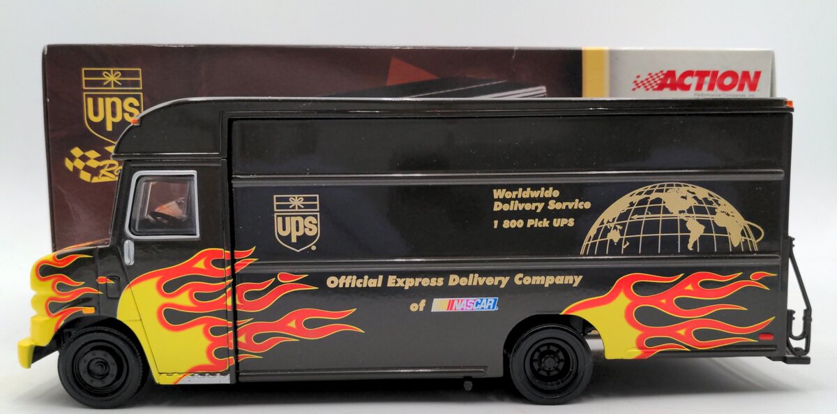 Action Racing 101641 1:32 Scale Diecast UPS Flame Van 2001 Limited Edition NIB