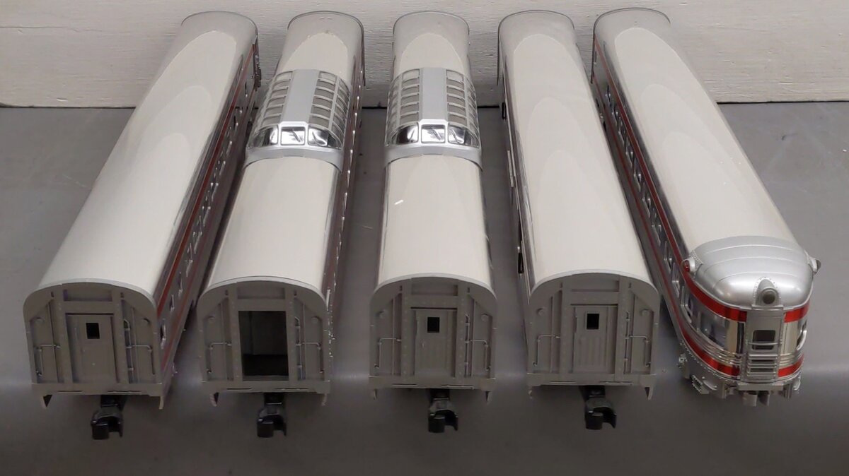 Weaver O Gauge AT&SF Aluminum Passenger 5-Car Set (3-Rail) EX/Box