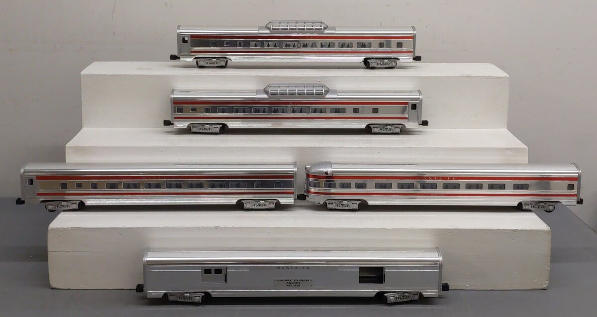 Weaver O Gauge AT&SF Aluminum Passenger 5-Car Set (3-Rail) EX/Box