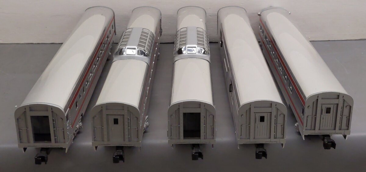 Weaver O Gauge AT&SF Aluminum Passenger 5-Car Set (3-Rail) EX/Box