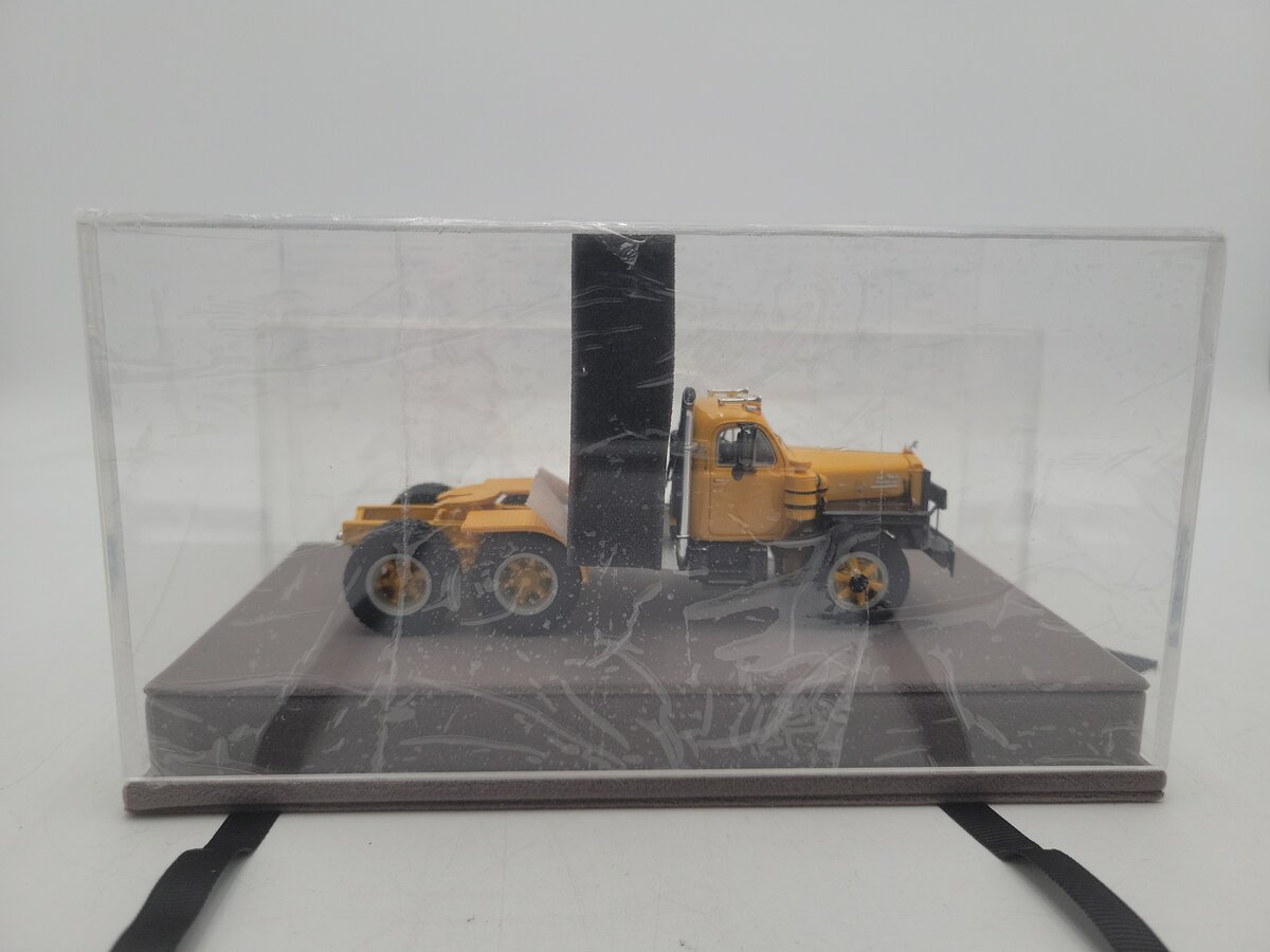 Fire Replicas FR102-4 1:50 Scale Yellow Mack B-81 Tandem Axle Tractor in Display LN/Box