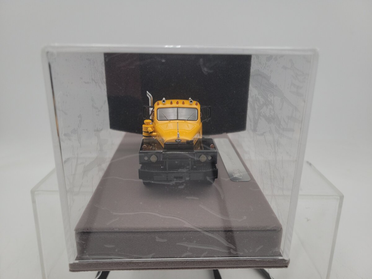 Fire Replicas FR102-4 1:50 Scale Yellow Mack B-81 Tandem Axle Tractor in Display LN/Box