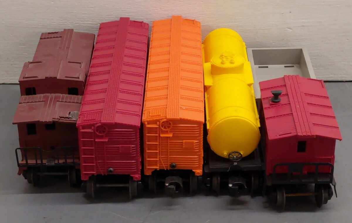 Assorted Lionel O Scale Freight Cars #6017 #6119 #9050 #6014 VG