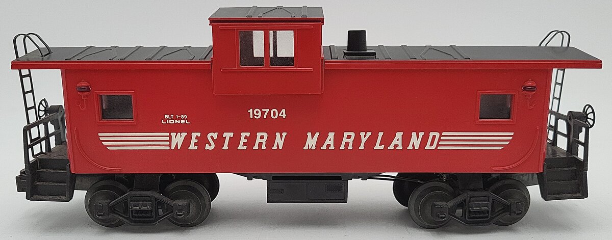 Lionel 6-19704 O Gauge Western Maryland Extended Vision Caboose w/Smoke EX