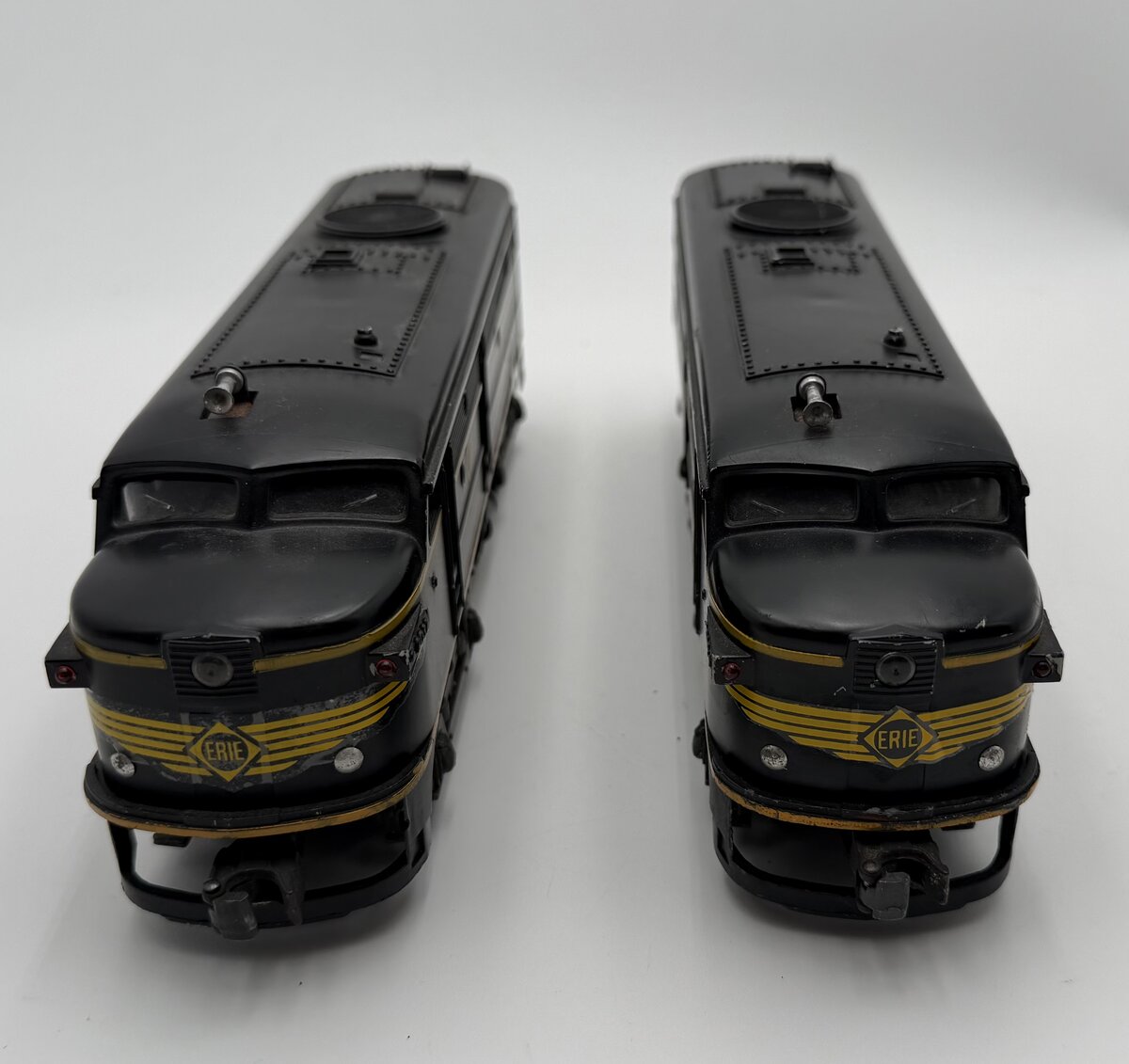 Lionel 2032 Vintage O Erie Alco AA Diesel Locomotive Set VG