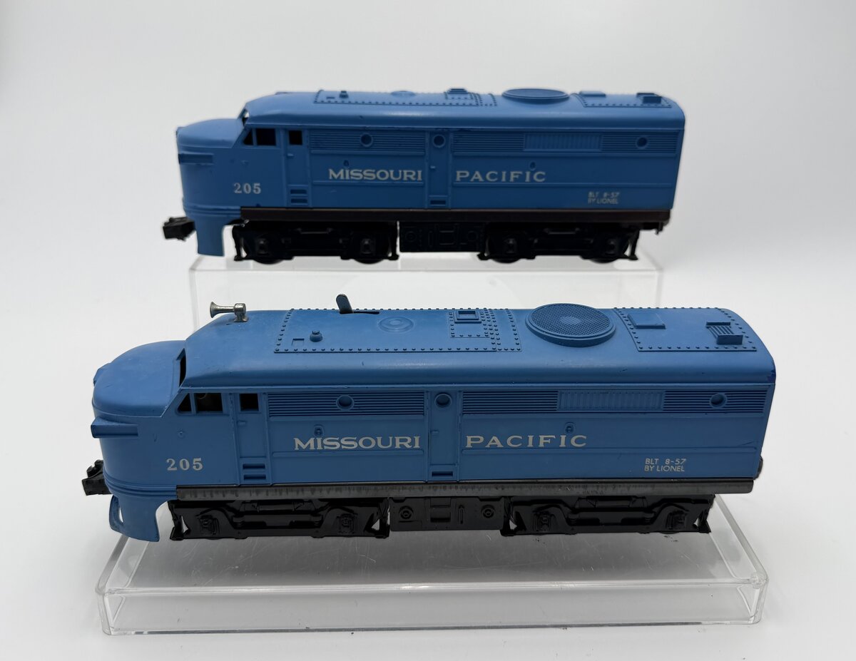 Lionel 205 Vintage O Missouri Pacific Alco AA Diesel Locomotive Set VG