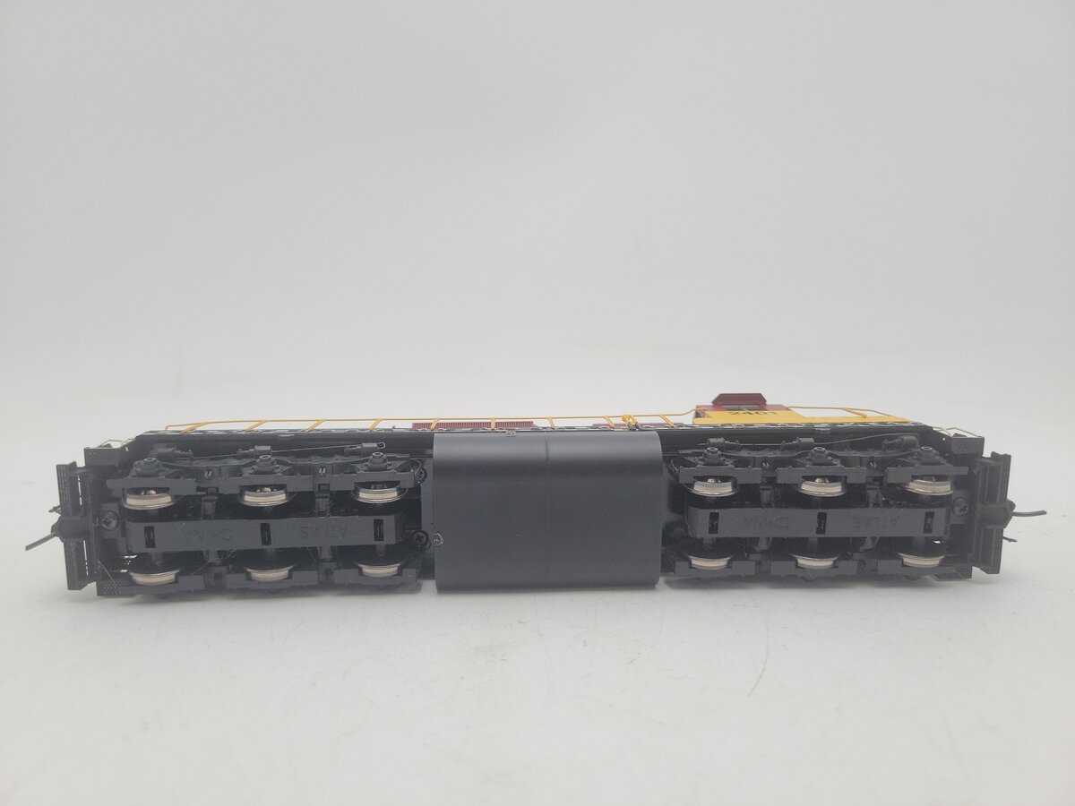 Atlas 7528 HO Scale Fox River Valley Diesel Locomotive #2401 w/ DCC EX/Box