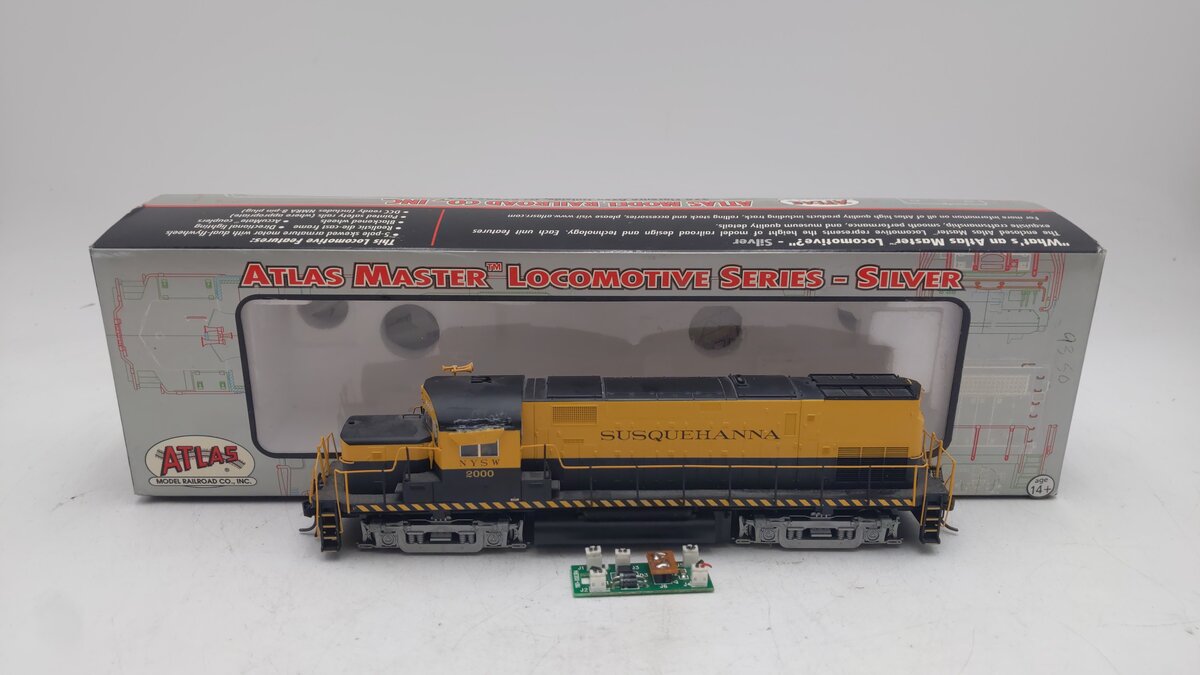 Atlas 10000061 HO Scale NYSW C420 Ph 2b Locomotive #2000 VG/Box