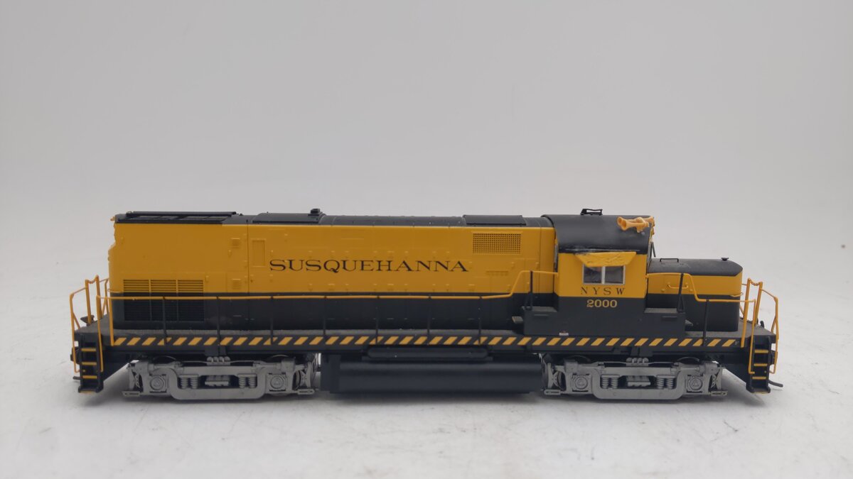 Atlas 10000061 HO Scale NYSW C420 Ph 2b Locomotive #2000 VG/Box