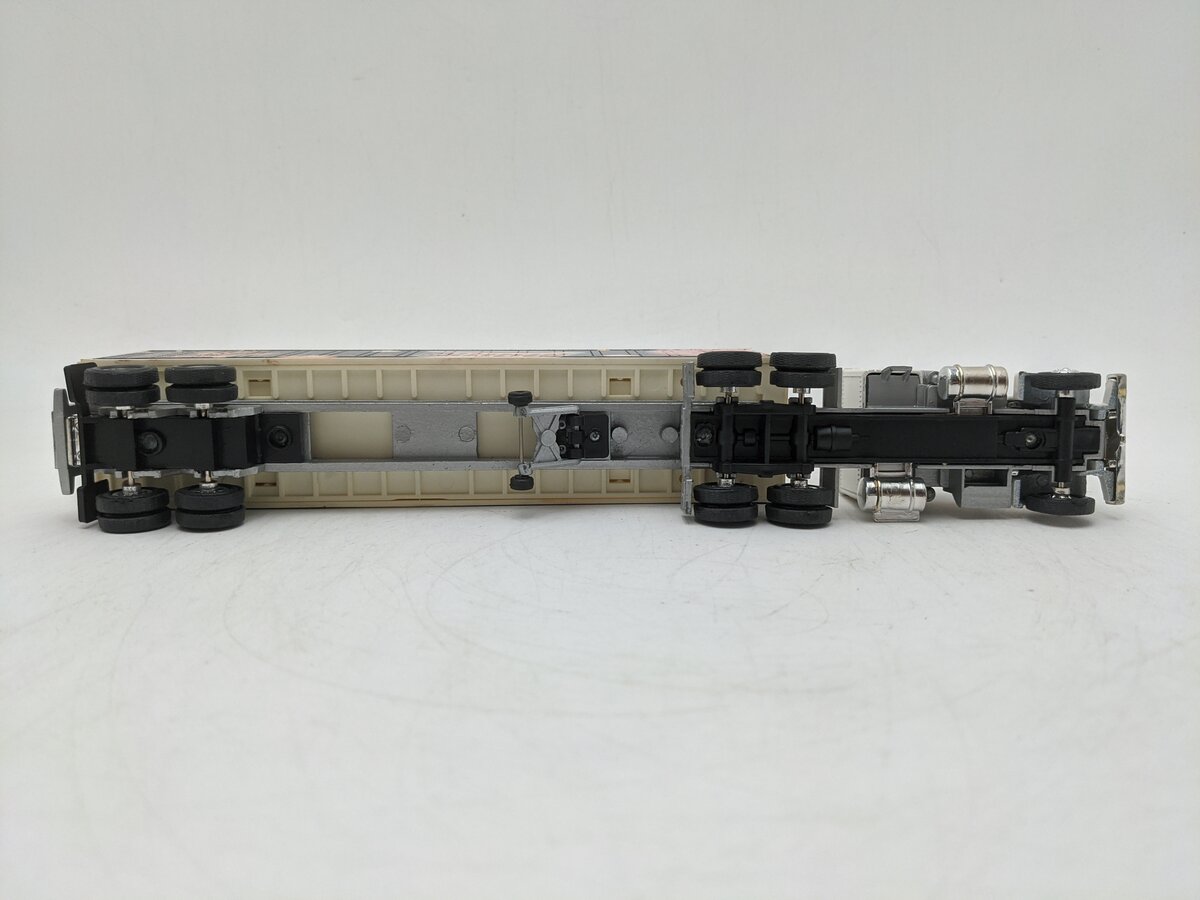 Lionel 6-12842 O Gauge Dunkin Donuts Tractor Trailer Truck EX/Box