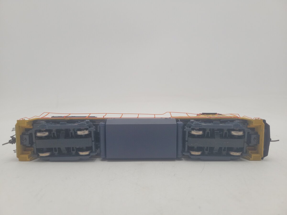 Atlas 8029 HO Scale Chesapeake & Ohio Diesel Locomotive #8250 VG/Box