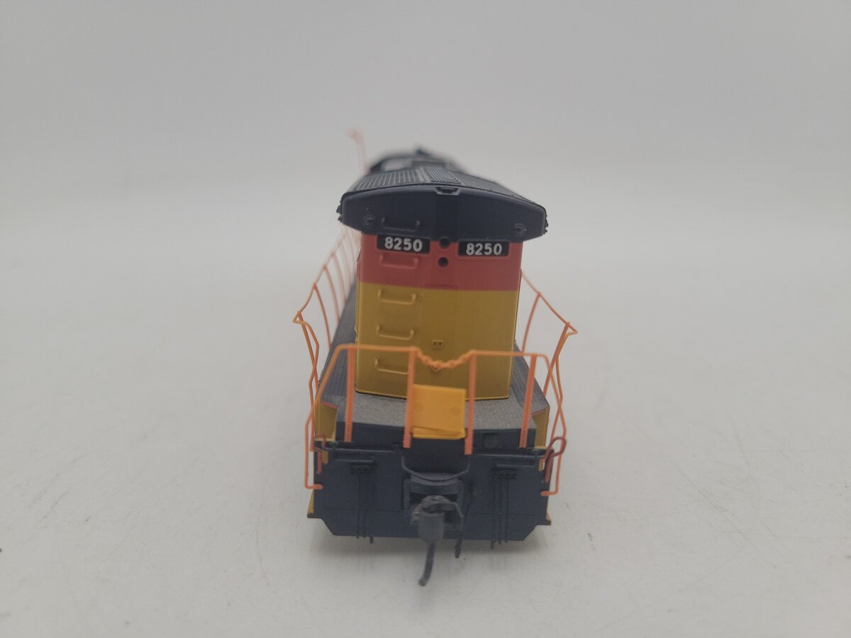 Atlas 8029 HO Scale Chesapeake & Ohio Diesel Locomotive #8250 VG/Box