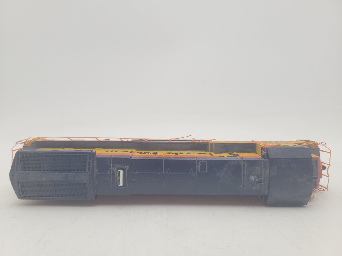 Atlas 8029 HO Scale Chesapeake & Ohio Diesel Locomotive #8250 VG/Box