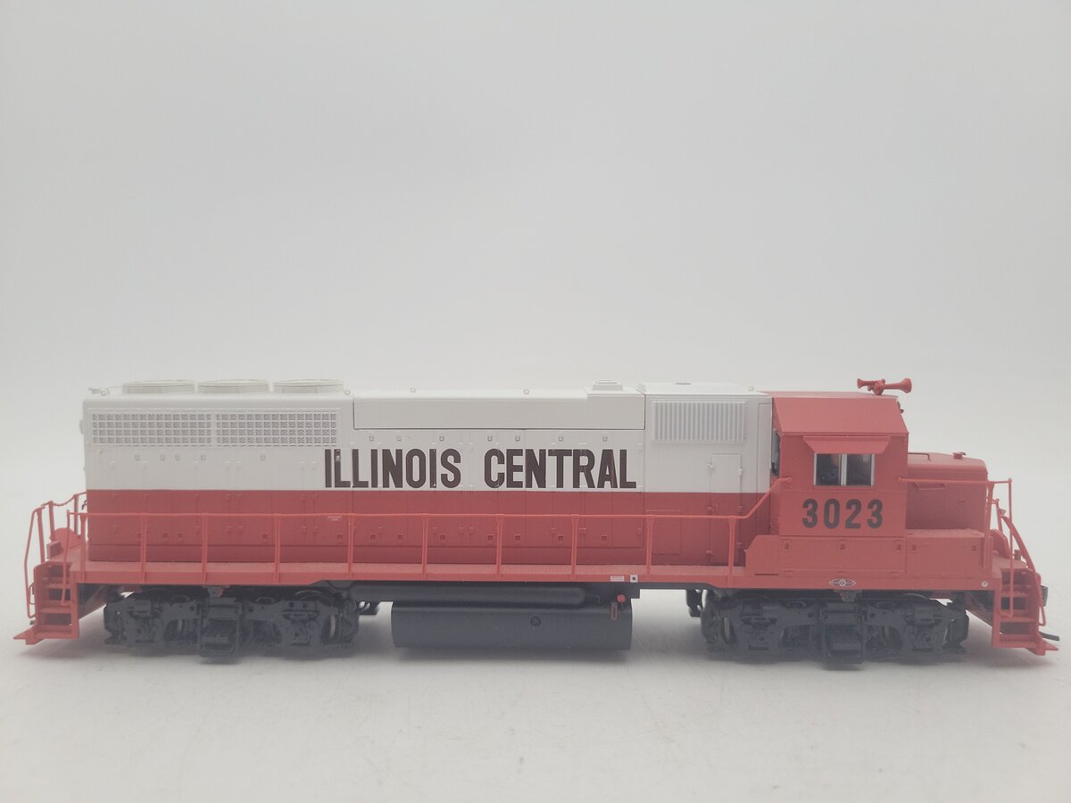 Atlas 10000594 HO Scale GP40 Low Nose Illinois Central Diesel Locomotive #3023 VG/Box