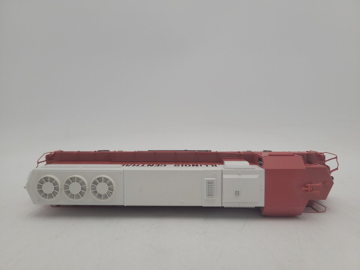 Atlas 10000594 HO Scale GP40 Low Nose Illinois Central Diesel Locomotive #3023 VG/Box
