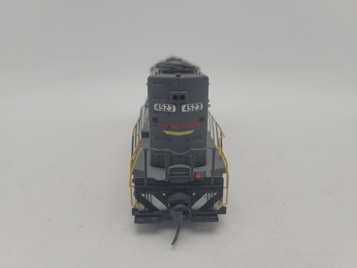 Atlas 9243 HO Scale SD35 Low Nose Family Lines Diesel Locomotive w/ DC/DCC #4523 VG/Box